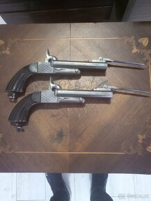 Párové pistole s bodákem - 3