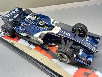 F1 WILLIAMS COSWORTH FW28 NICO ROSBERG HOTWHEELS 1:18 - 3