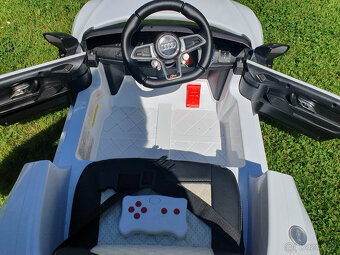 Elektrické auto Audi R8 Spyder - pro děti od 2let - 3