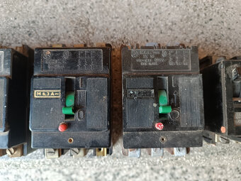 Nabízím staré jističe - 3