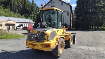 Nakladač VOLVO L30GS - 3