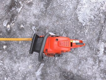 Motorová pila Husqvarna 555 - 3