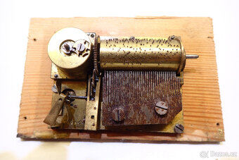 Hrací strojek - přes 100 let starý  - 3