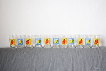 Retro skleničky s malinami a citrony - 3