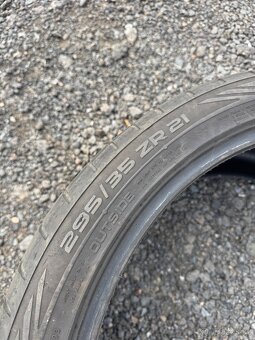 Nokian Tyres Powerproof SUV 295/35 R21 - 3