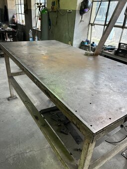 Pracovní stůl - 3