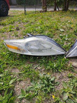 Prodám světla pro Ford Mondeo 4 - 3
