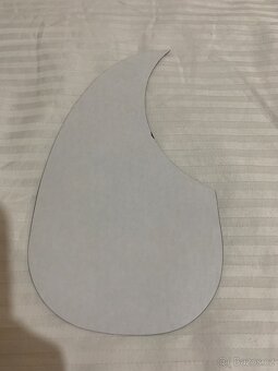 Nový pickguard pro akustickou kytaru - 3