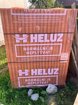 Heluz family 30 + překlady + osb desky na šalování - 3