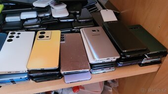 Velká sbírka maket telefonů - 3
