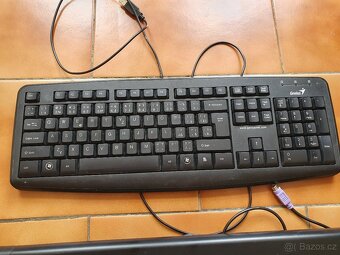 1x ps/2 a 1x usb klávesnice. - 3