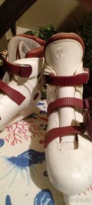 Dámské Dívčí brusle vel 36/37 stélka 21cm - 3