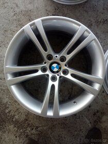 kola BMW M5 - 3