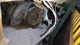 Trabant motor a jiné díly - 3