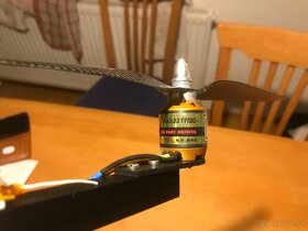 Dron DJI V2 hexakopter motory AXI 2217/20 - 3