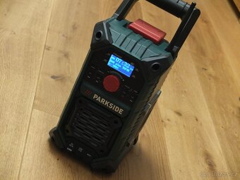 Nové Aku stavební rádio – bez baterie a nabíječky - 3