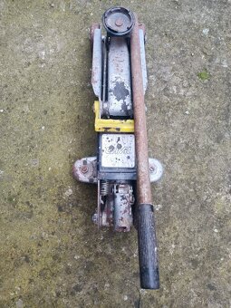 Hydraulický pojízdný  zvedák - 3