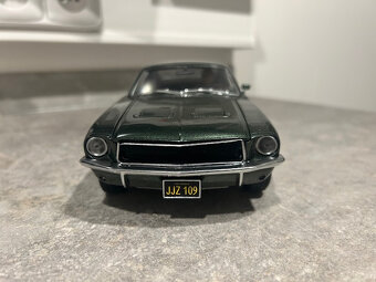 Ford Mustang GT Bullit, 1968, měřítko 1:18, GreenLight - 3