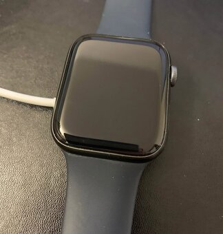 Apple Watch SE 44mm - 3