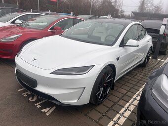 Nova sada kol Tesla model 3 performance 2026 - 3