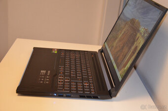 Acer Nitro V16 AI Ryzen9/32GB/SSD 1TB/RTX 5070 - 3