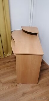 Pracovní stůl na pc - 3