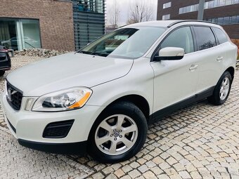 Volvo XC60 2.4D 5VÁLEC 120KW 4x4 MANUÁL NAVI KAMERA TAŽNÉ - 3