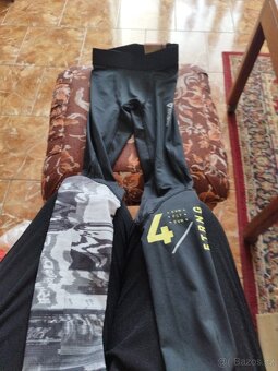 Reebok. Kompresní legíny XS - 3