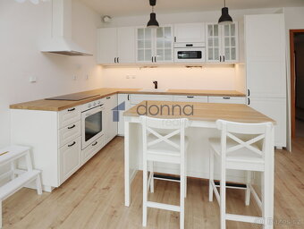 Pronájem bytu 2+kk, 68m2 + terasa 27m2, ul. Jitravská, Praha - 3