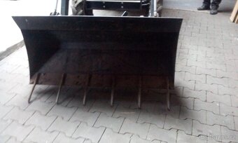 Malotraktor Mitsubishi MT 23 s nakladačem - 3