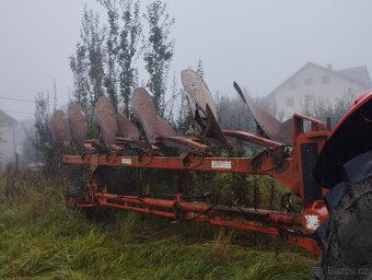 Predám otočný pluh, obracák, 5 radličný - 3