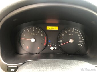 Kia Rio 1.4i - 3
