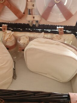 Piknikový koš pro 4 osoby s porcelánovým nádobím - 3