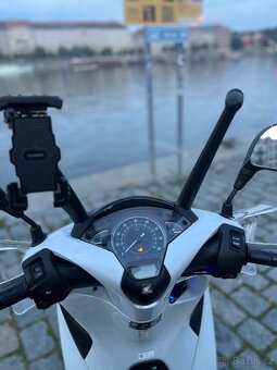 Honda sh 125i (2017) - 3