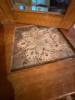 zrcadlo/ toaletni stolek se zrcadlem a 2 nocni stolky - 3