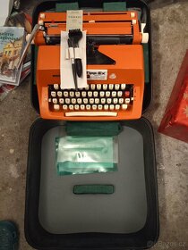 Starý psací stroj jako nový... - 3