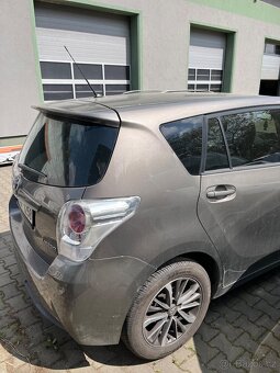 Toyota Verso - 3