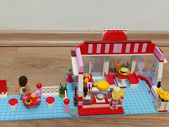 LEGO Friends 3061 Kavárna v parku - 3