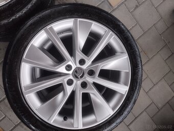 ALU superior 5x112 r18 Octavia IV - 3