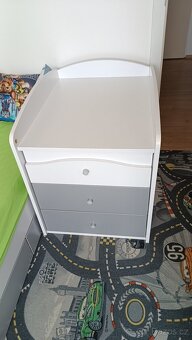 Dětská postýlka s přebalovacím pultem - 3