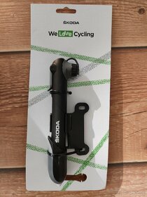 Cyklistická pumpička ŠKODA s držákem
- 3
