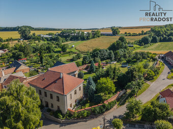 Prodej vily v Kučerově, Prodej bývalé fary Kučerov s velkou - 3