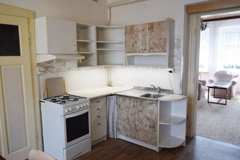 Prodej velkého bytu 2+1 v centru Trutnova - 3