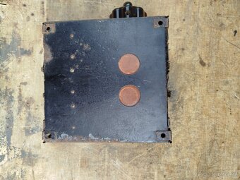 Starý vypínač elektromotor - 3