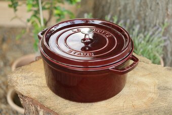 litinový hrnec STAUB original 28 cm grenadine - 3