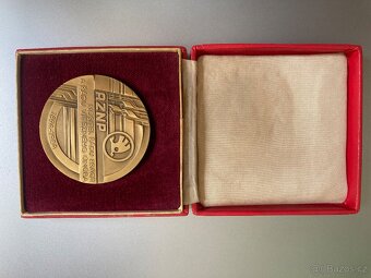 AZNP Nositel řádu práce - 3