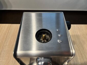 kávomlýnek Ascaso i-STEEL s mikrometrickým nastavováním - 3