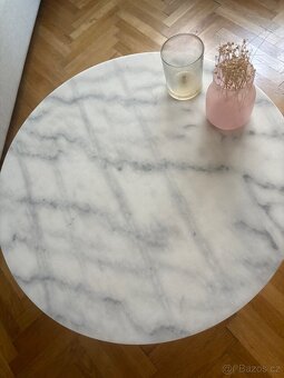Prodám mramorový stolek průměr 55 cm - 3