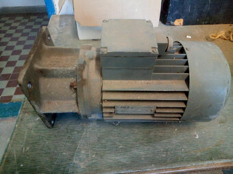 elektromotor - MEZ Mohelnice 4AP90L-4 - 3