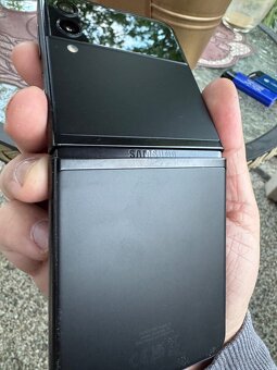 Samsung Galaxy Z Flip 3 5G - 3